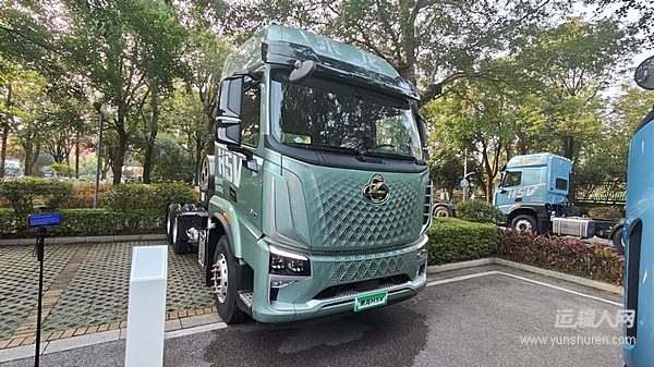 更高效 更經(jīng)濟(jì) 更安全 乘龍H5V LNG牽引車重構(gòu)重卡價(jià)值標(biāo)準(zhǔn)