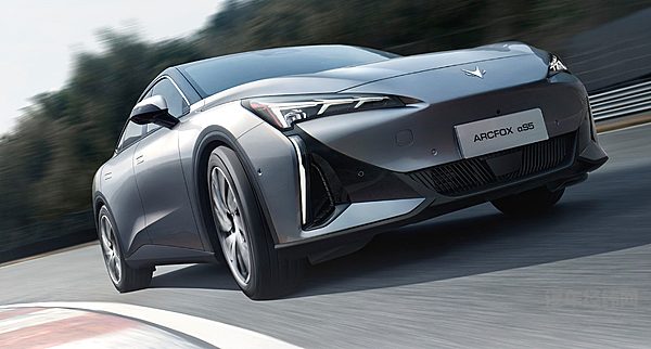 15分钟增加380km续航 极狐能否依靠阿尔法S5崛起？