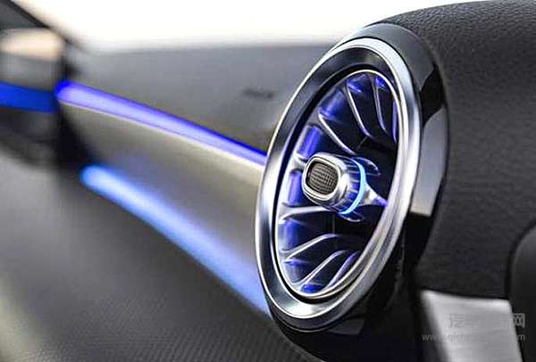 奔驰新A级内饰官图 简直就是小型的S级