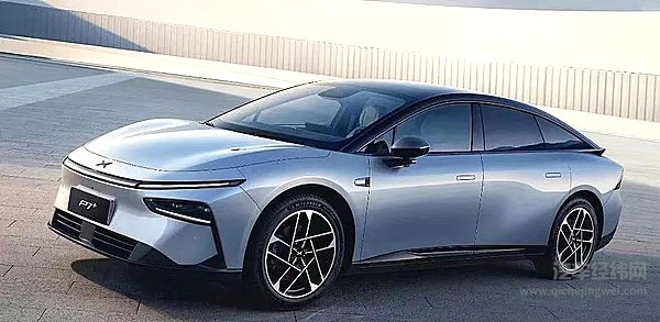 纯电中大型轿车二选一 星纪元ES性能不错能否挑战小鹏P7+？