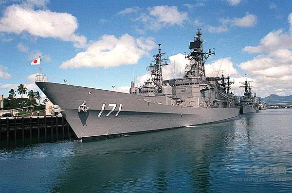 三菱重工建造的旗风号护卫舰