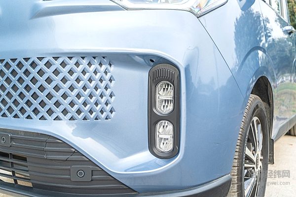 奶爸的“带娃神器”！依维柯聚星 EV：让全家出行幸福感拉满