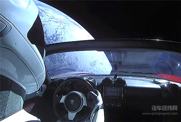 特斯拉Roadster上演太空漫步 理科生马斯克的终极浪漫