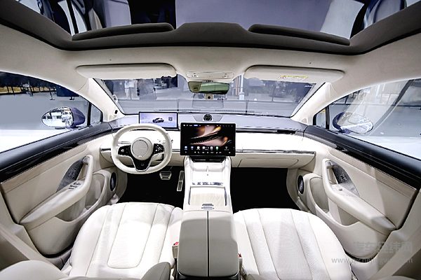 最大续航1649km 星纪元ES增程版比智界S7更划算？