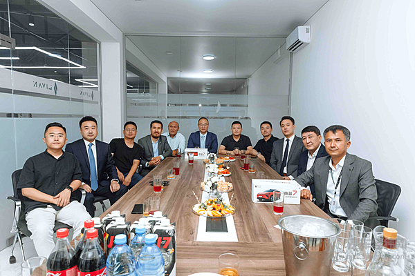 睿蓝汽车哈萨克斯坦首店盛大开业 开启绿色出行新篇章