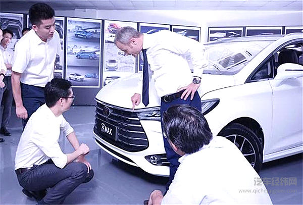 放大招了，又有法拉利、奔驰设计师加盟了比亚迪