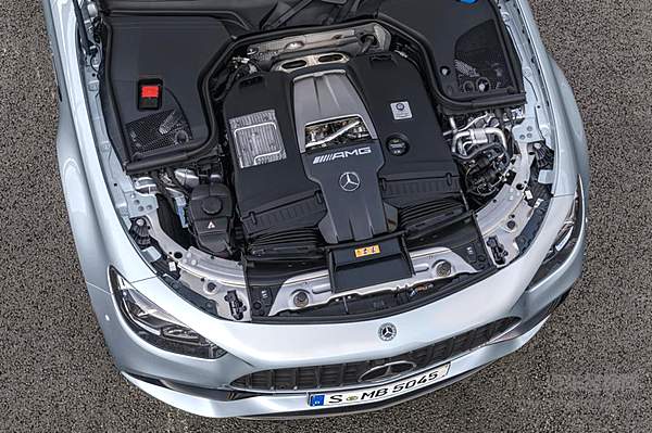 在冰面一次解锁6大F1赛道 我“漂”了