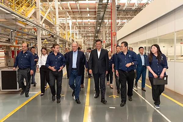 巴西副总统莅临长城汽车巴西新能源工厂 首座新能源工厂明年启动运营