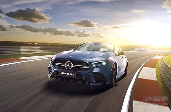 “全擎时代 星电共耀”梅赛德斯-奔驰携全新EQC纯电SUV夺目亮相上海国际车展