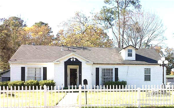 好莱坞为他拍电影，法拉利视他为劲敌。他就是卡罗尔·谢尔比