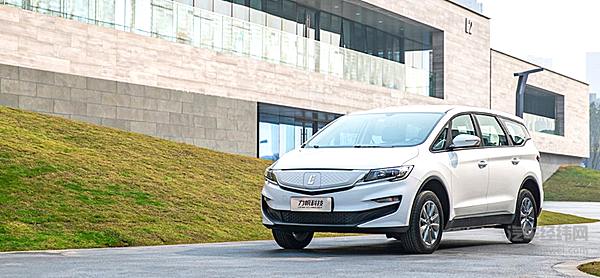 重庆首富是如何倒下的？