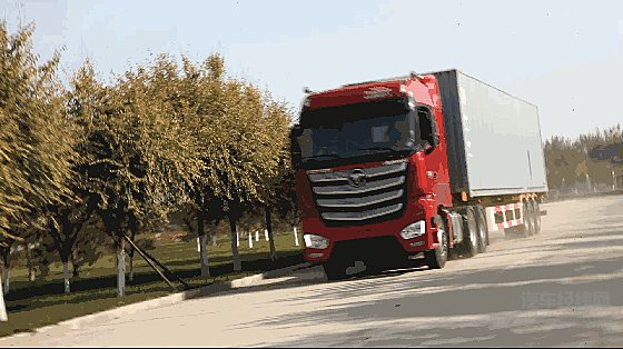 匹配ZF全新一代变速箱的欧曼EST超级卡车更具安全节油性