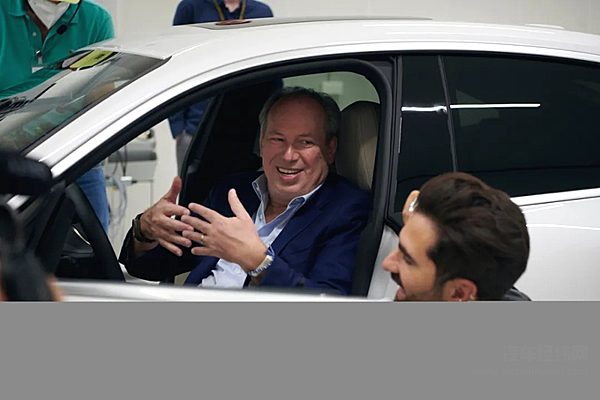 “最快”电动宝马揭晓 宝马电动旗舰矩阵初现