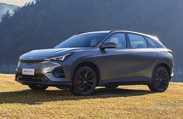 乾崑智驾+超级增程 深蓝S07是否超越了极狐阿尔法T5？