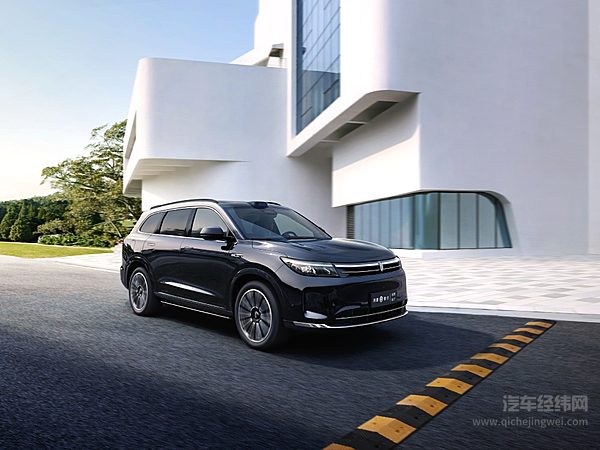 华为Vs特斯拉 智驾对决即将拉开帷幕