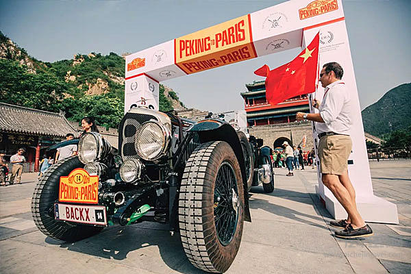 开着老爷车从北京到巴黎 这些人是疯了么？