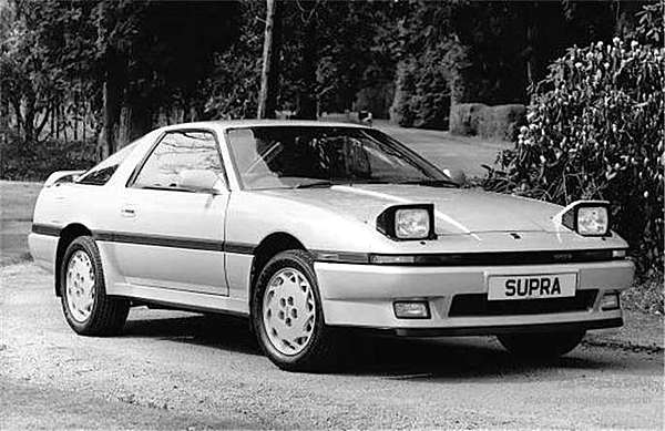 全球十大标志性隐藏式车灯：宝马8系、丰田神车入围