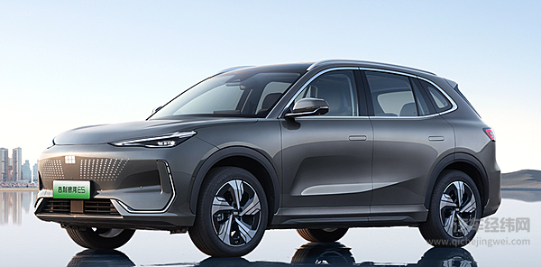 10万元的纯电SUV 吉利银河E5与深蓝S05谁的性价比更高？