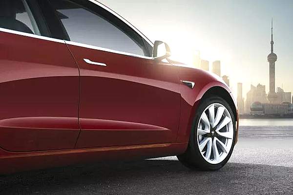 最新售价29.905万 国产特斯拉Model3真香！
