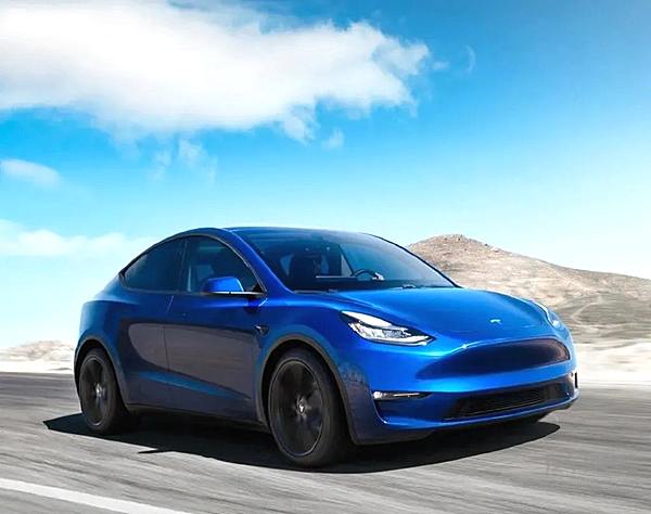 奔驰电动车为什么卖不过特斯拉？ 对比一下EQA与Model Y就知道了