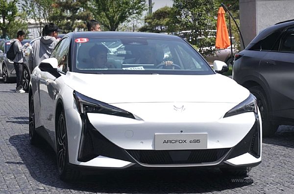 连续3年销量翻番 极狐未来前景如何？