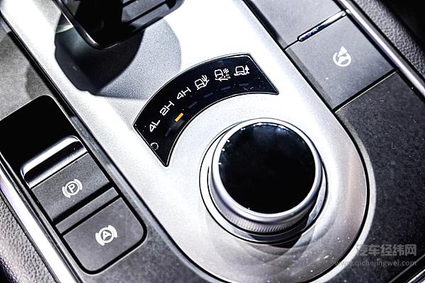 交车、上新两不误 两年20万台的长城炮速度燃爆成都车展