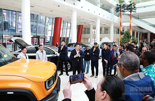 外国记者到访北京汽车 零距离触摸全球化发展