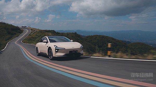 小鹏MONA M03对决海豹06 DM-i哪款车更划算？