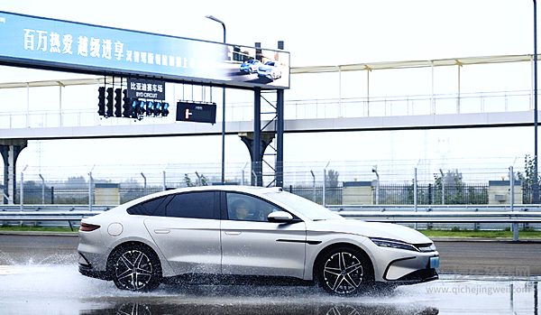 均搭载插混系统 比亚迪汉与风云A9L谁是家庭用首选？