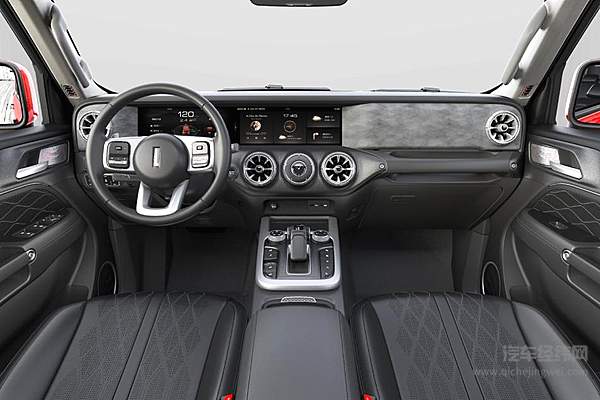 开坦克是一种怎样的体验？