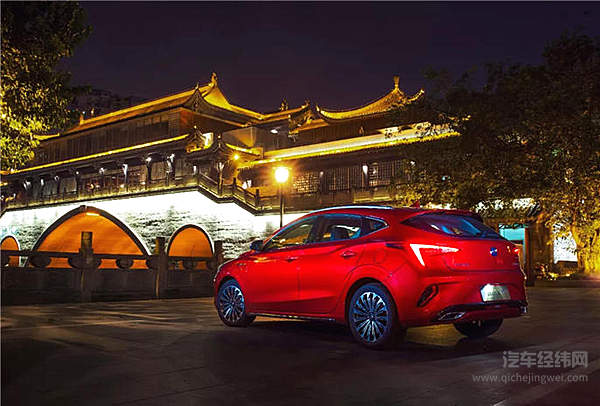 长安汽车做了一道年轻人的“菜” 第二代逸动XT上市7.79万起