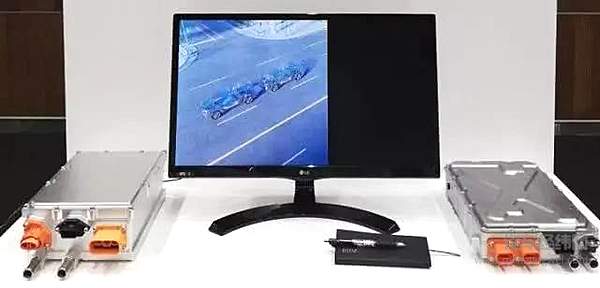 现代摩比斯的“二合一”车载充电器