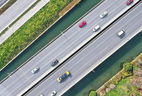 美国10月汽车销量下滑23% 福特超丰田夺销冠