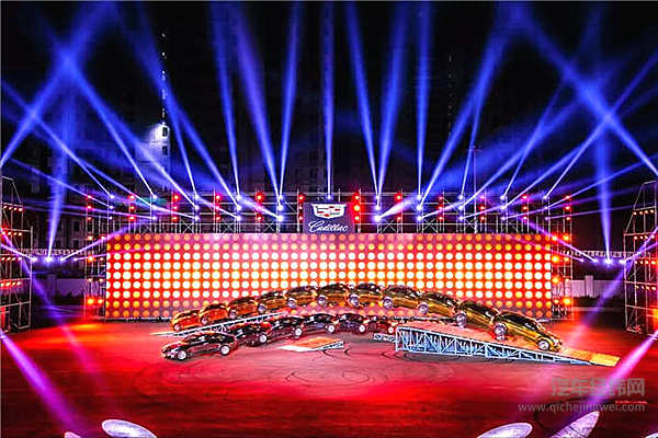 豪华与极致性能之间，差一个Vday性能秀