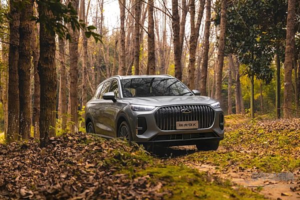 豪华同源 油电同智！瑞虎9X硬核品鉴实证15万级燃油旗舰新标准