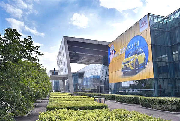 奕跑SUV的价格堪称对90后的一记“甜蜜暴击”！