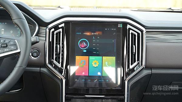 驾驶TA会上瘾 高端悍途皮卡的霸气和高性能很具“攻击性”