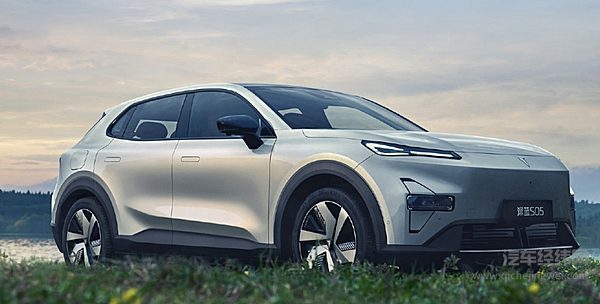 深蓝S05亮相成都车展 走性价比路线能否挑战宋PLUS？