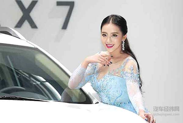 武汉车展“名模助阵” 谁会让你“心跳加速”？