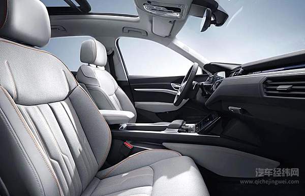 奥迪e-tron & 奥迪e-tron Sportback满电上市 开启豪华电动新纪元