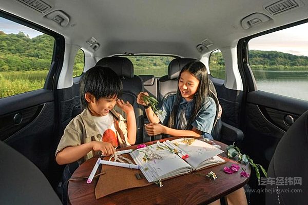 吴镇宇力荐 东风风行星海V9越享系列震撼上市 补贴后14.99万元起