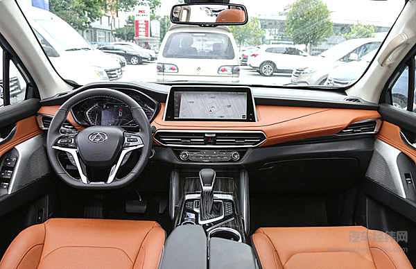 上汽大通D90给用户带来“身份感”“优越感”和“安全感”