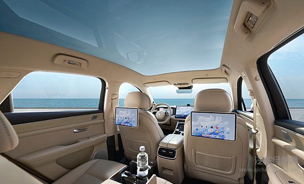 问界M5与理想L6谁更懂家庭用户需求？