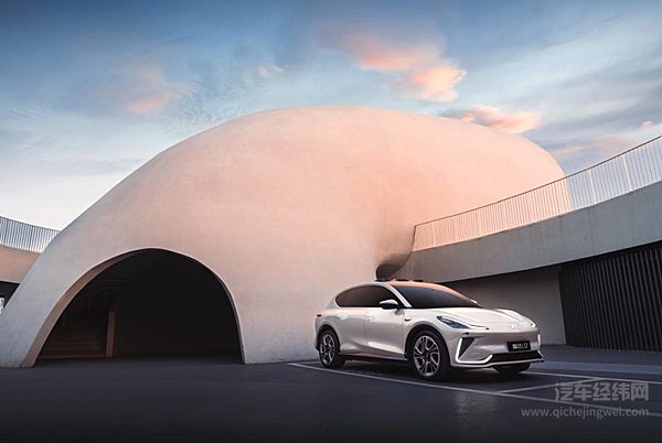 智己LS7入门车型降4万 改走亲民路线能否换来销量增长？