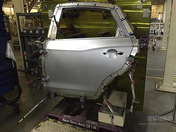 上图为车门检具