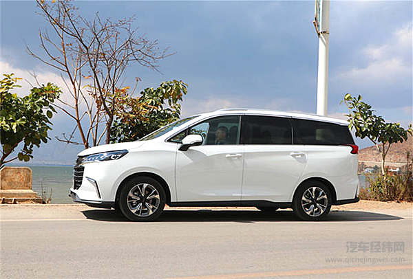 丽江试驾上汽大通MAXUS G50 六口之家出行标配即将上市