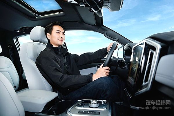 全球首款千扭电混皮卡，悍途PHEV亮相2025合肥国际新能源汽车展