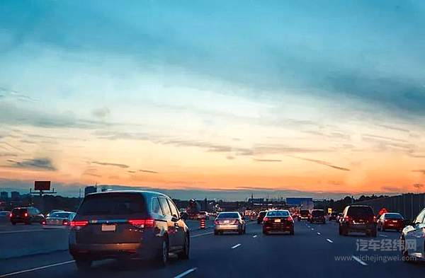 等不到“报复性消费” 车企纷纷大幅降价