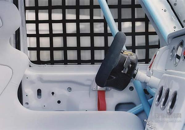 梅赛德斯-奔驰与Virgil Abloh 跨界力作G级艺术概念车揭晓