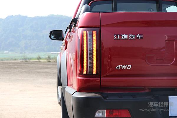 驾驶TA会上瘾 高端悍途皮卡的霸气和高性能很具“攻击性”